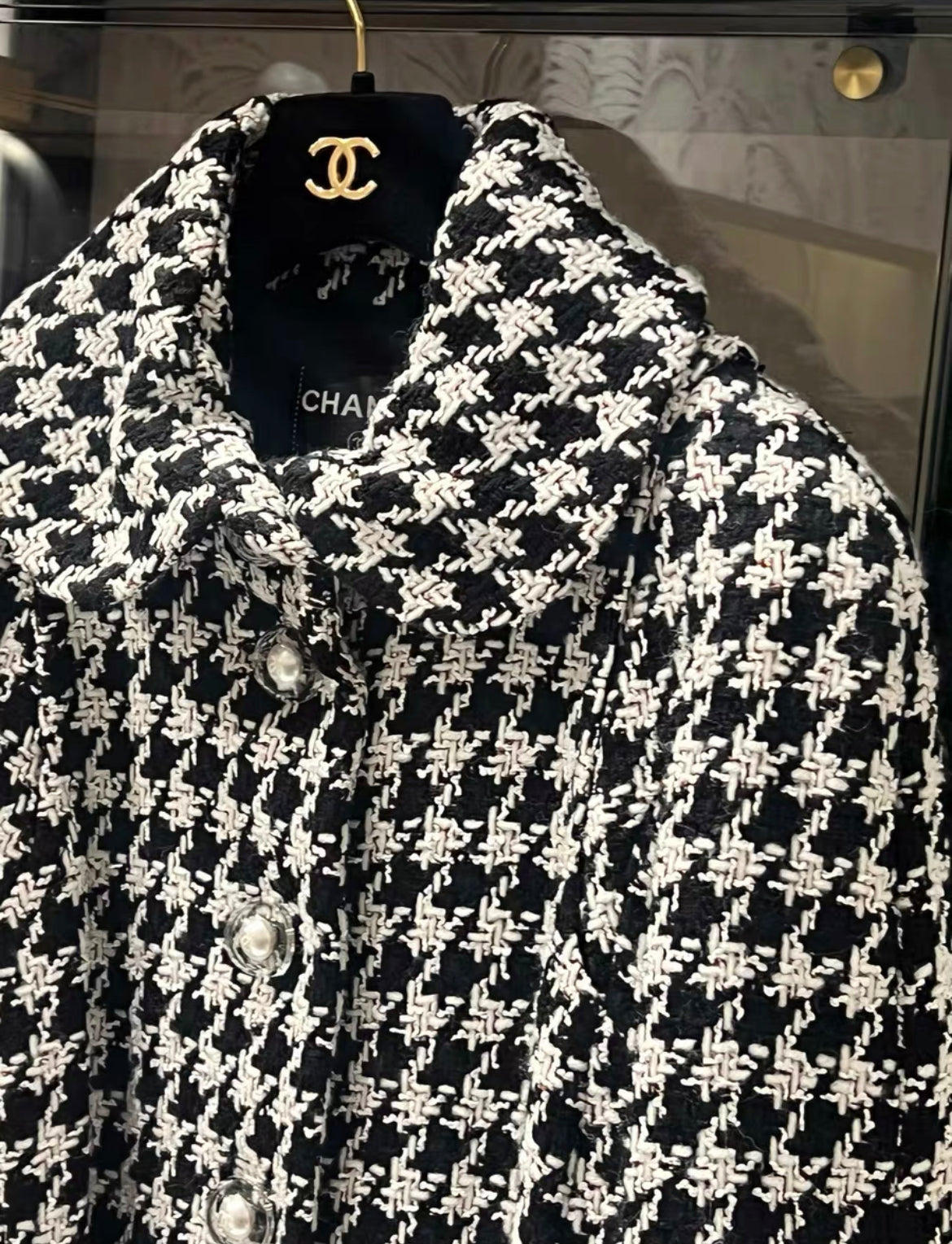 Rare CHANEL 17k white  black Houndstooth Coat size 42