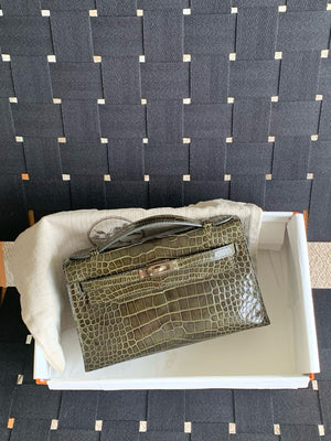 Hermès Kelly pochette Vert Olive Shiny Alligator Palladium hardware