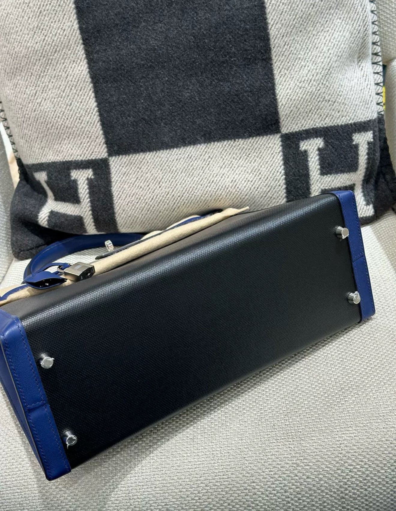 Hermès Kelly Limited Edition 32 Noir (Black)/Bleu Saphir Sellier Epsom Palladium Hardware