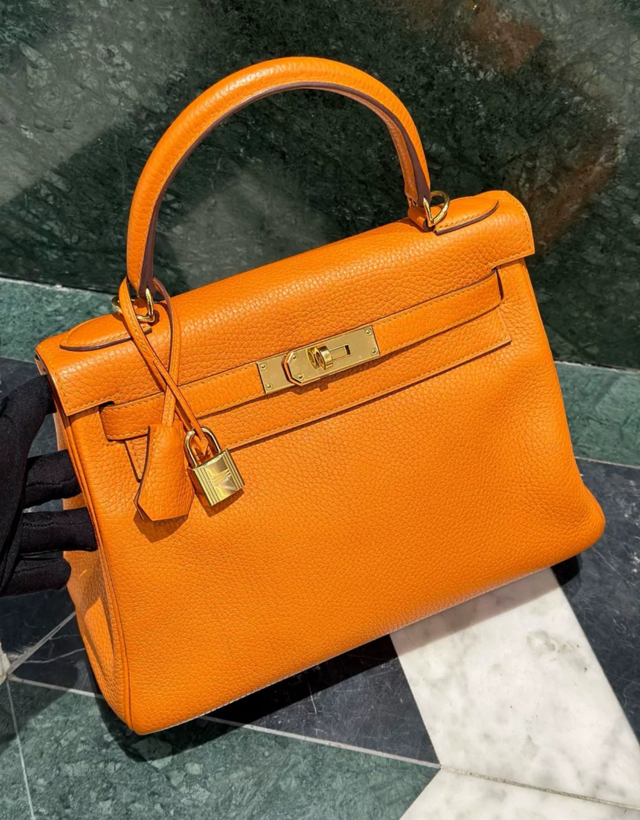 Hermès Kelly28 Orange Togo Leather Gold Hardware