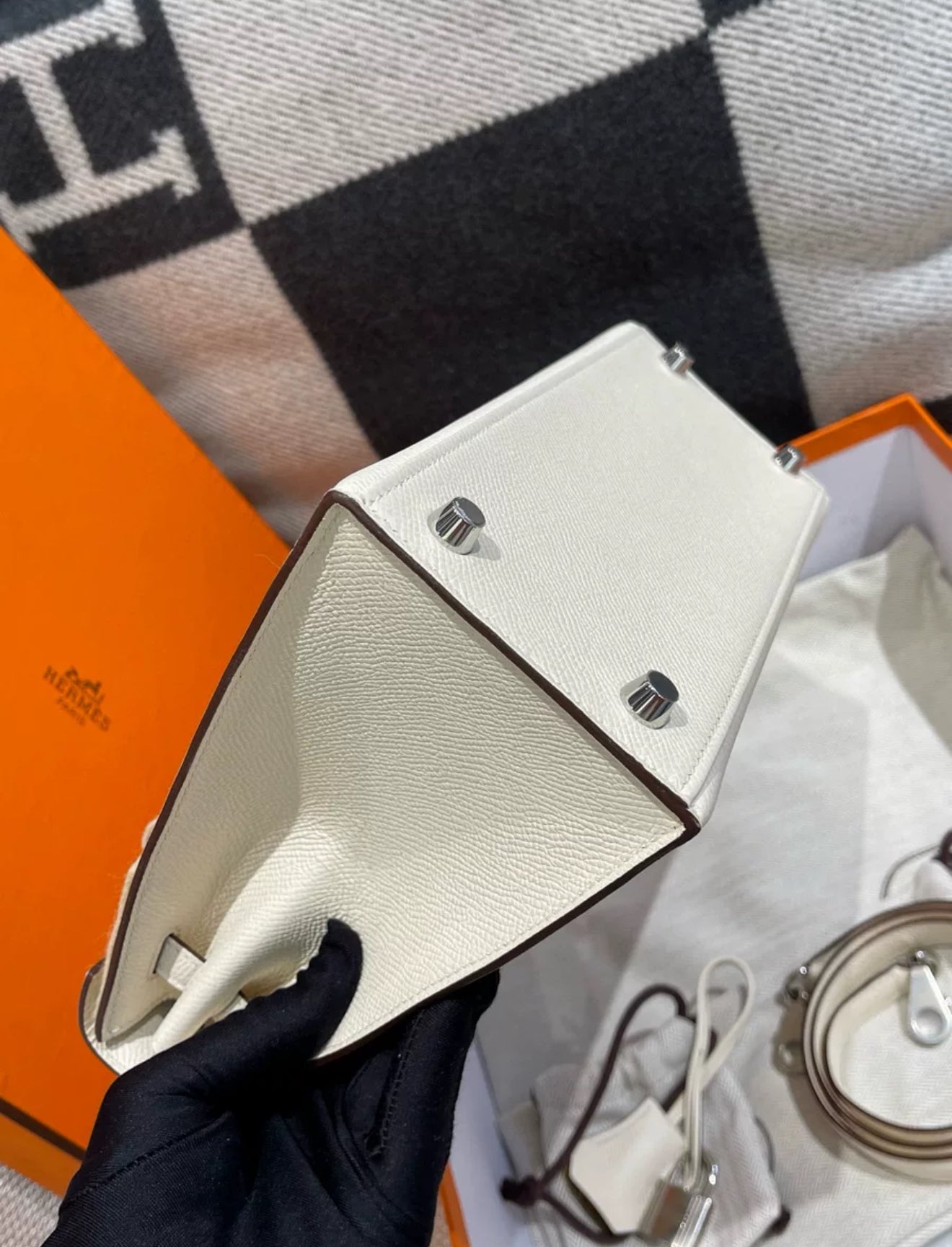 Hermès Kelly 25 Epsom Nata Leather Palladium Leather