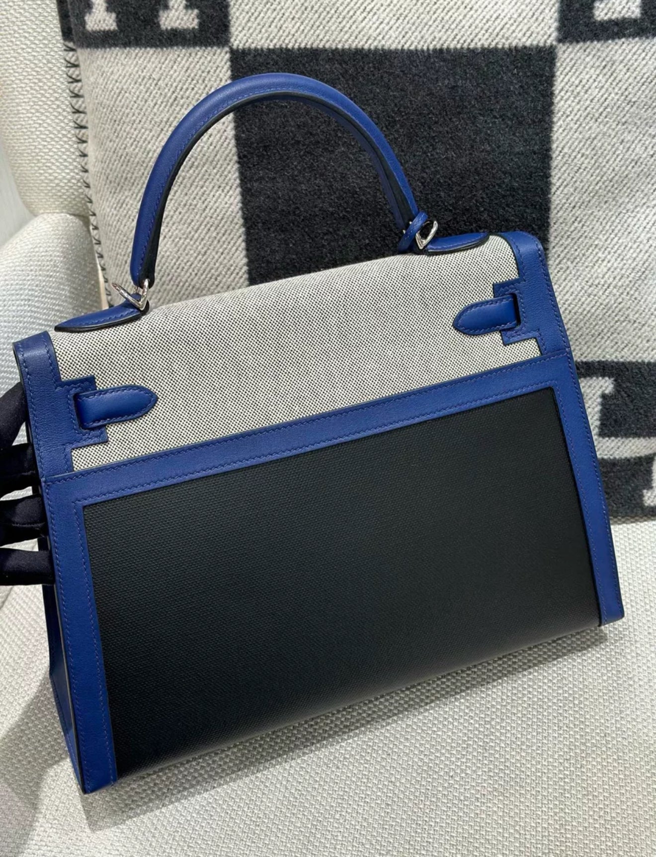 Hermès Kelly Limited Edition 32 Noir (Black)/Bleu Saphir Sellier Epsom Palladium Hardware