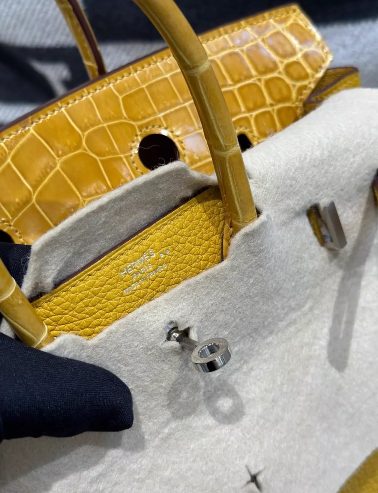 Hermès Birkin 25 Touch Jaune Amber Togo Leather Shiny Niloticus Crocodile