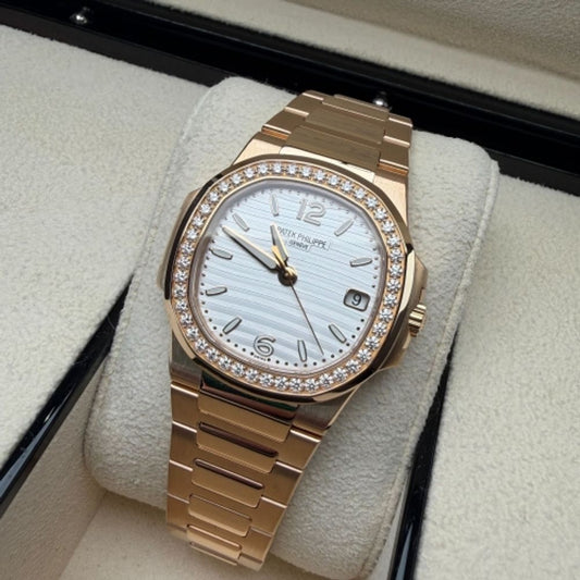 Patek Philippe Nautilus 7010/1R-011 Gold White
