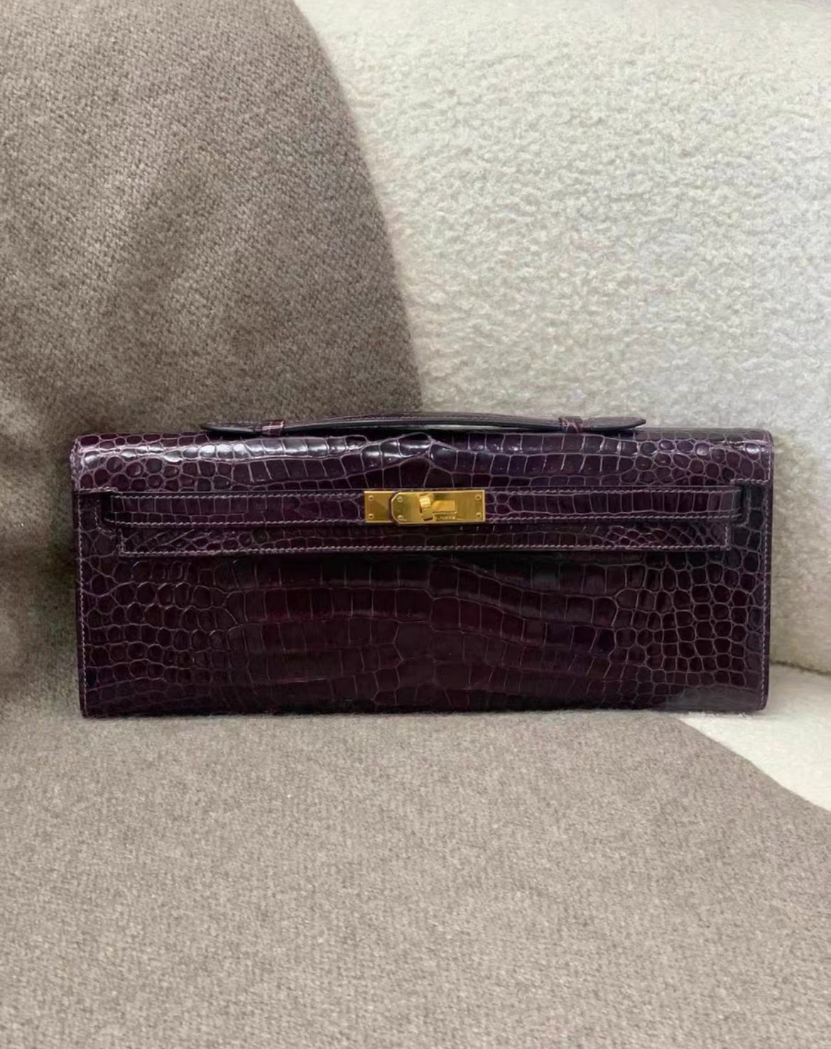 Hermès Kelly Cut Amethysts shiny Crocodile with gold hardware Clutch