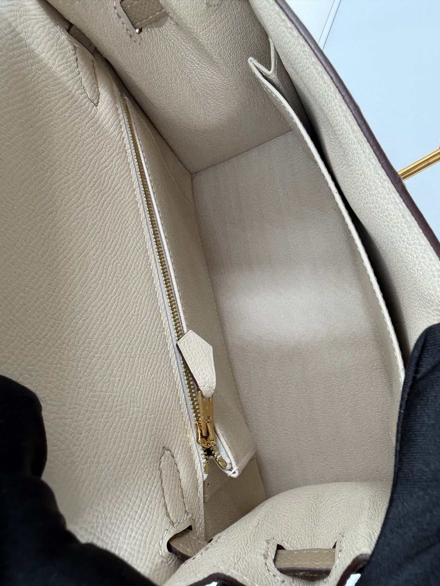 Hermes Kelly 25 Sellier in Craie / Trench epsom leather brushed gold hardware