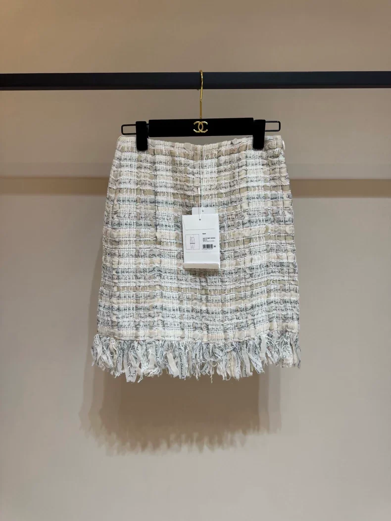 Chanel 2022 Light Pink Lesage Tweed Skirt