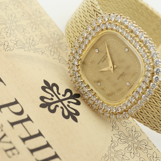Patek Philippe Lady Watch 1985 Small 29 Womens Gold Watch 4494/002 Glitter Dial Original Diamond