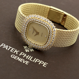 Patek Philippe Lady Watch 1985 Small 29 Womens Gold Watch 4494/002 Glitter Dial Original Diamond