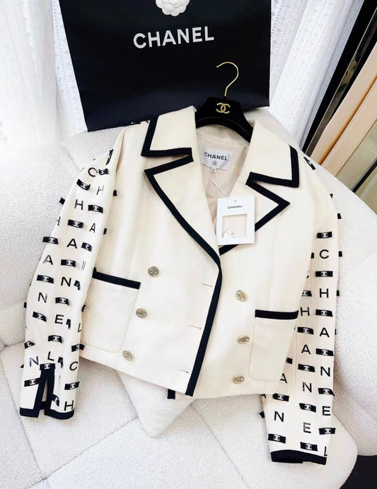 Rare Chanel 21S Ecru  Black Jacket size 34