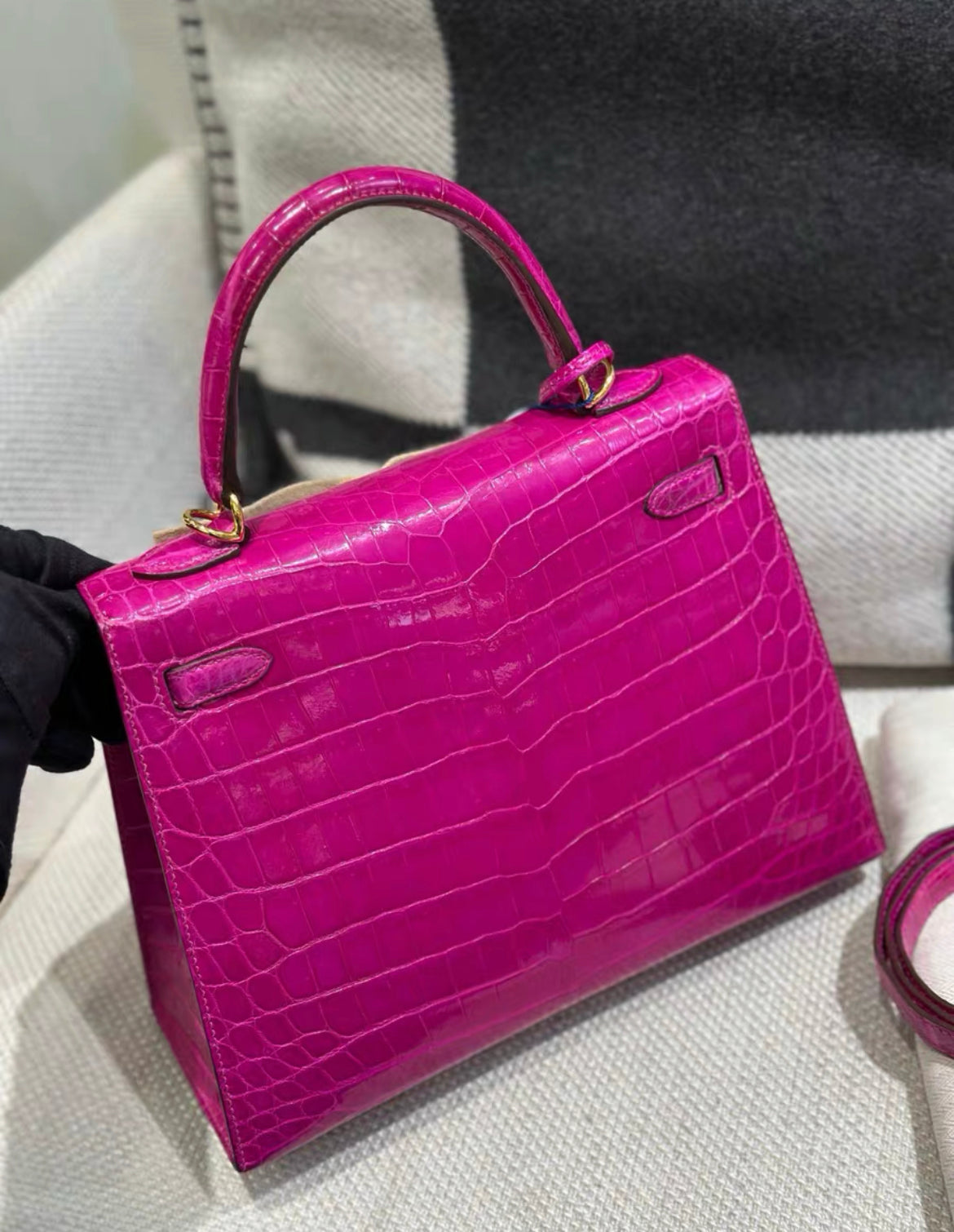 HERMES KELLY 25 SELLIER ROSE SCHEHERAZADE CROCODILE LISSE SHINY GOLD HARDWARE