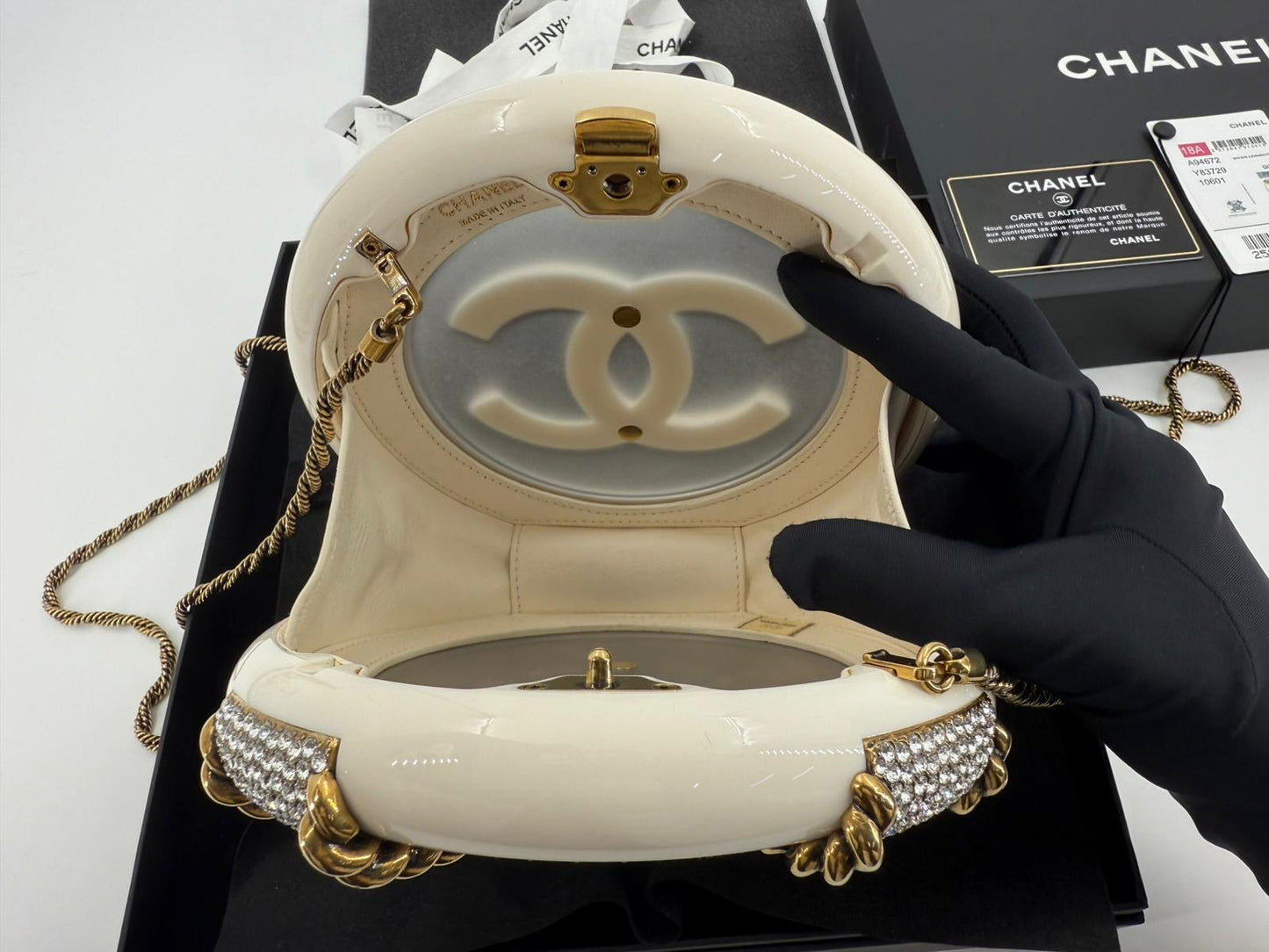 Chanel White Strass and Resin Nautical Wheel Minaudière Bronze Hardware, 2018 Métiers Dart