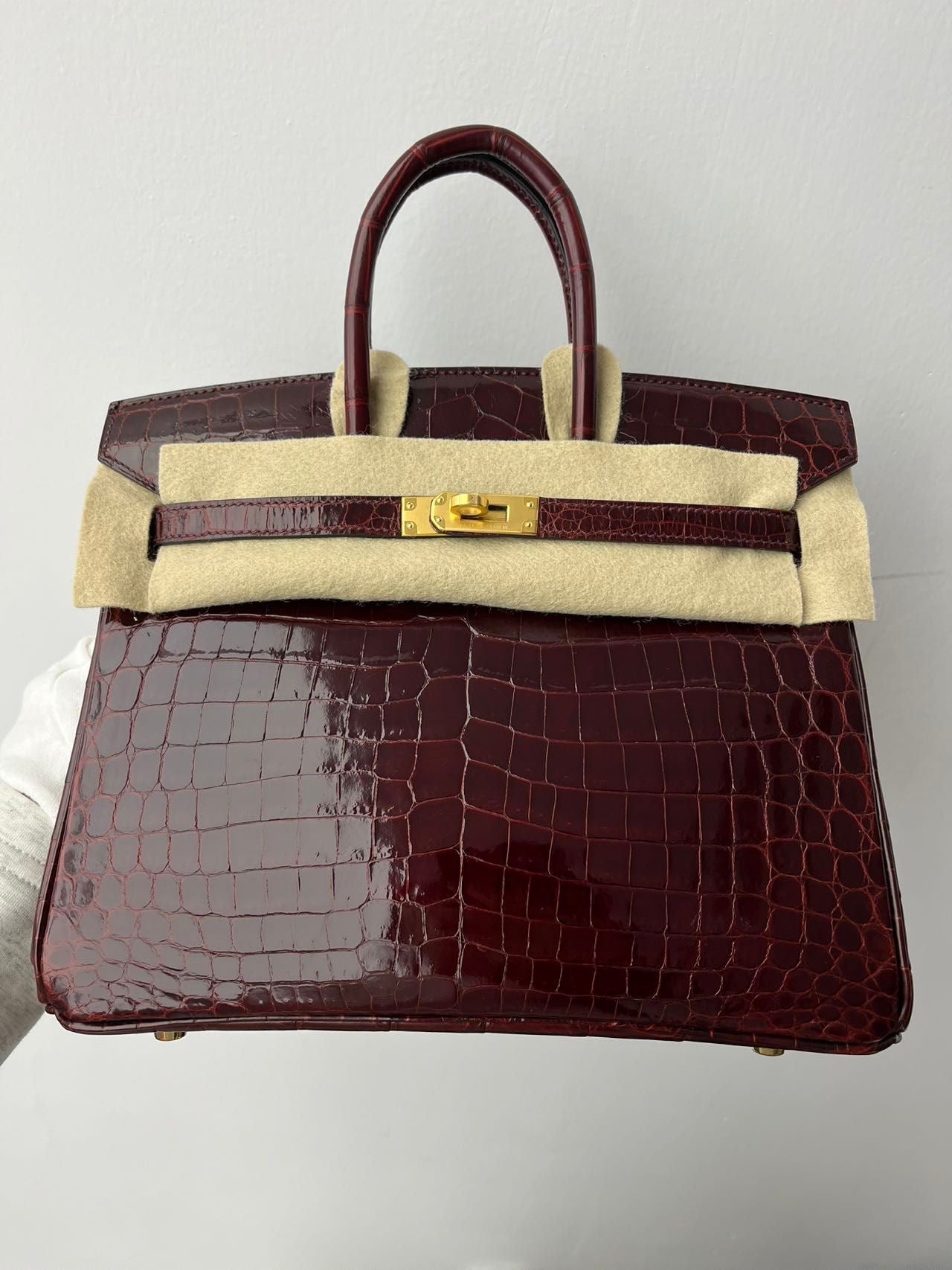 Hermes Birkin 25 Rouge Bordeaux Burgundy shiny crocodile leather gold hardware