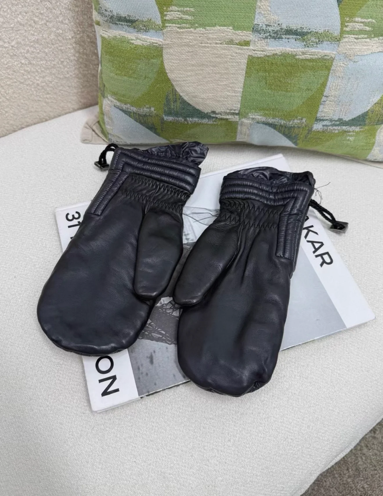 Chanel black coco neige gloves