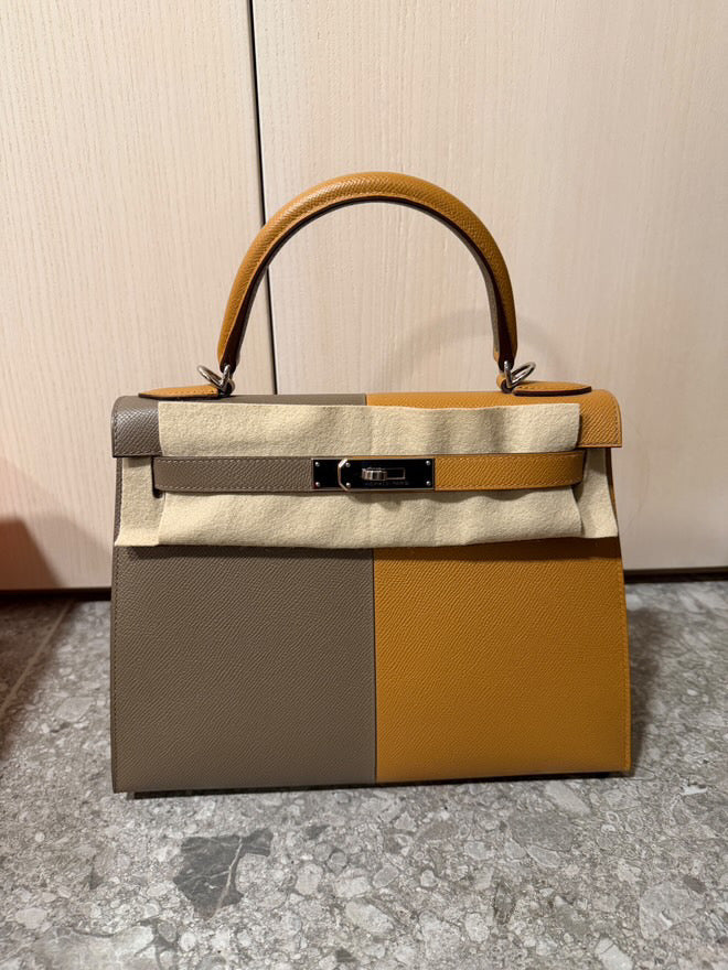 Hermès Kelly 28 Sellier Sesame/Etoupe/Bleu Indigo Veau Epsom Laiton Palladium Hardware