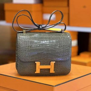 Hermès Constance 24 Gris Tourterelle shiny  alligator leather with Gold Hardware