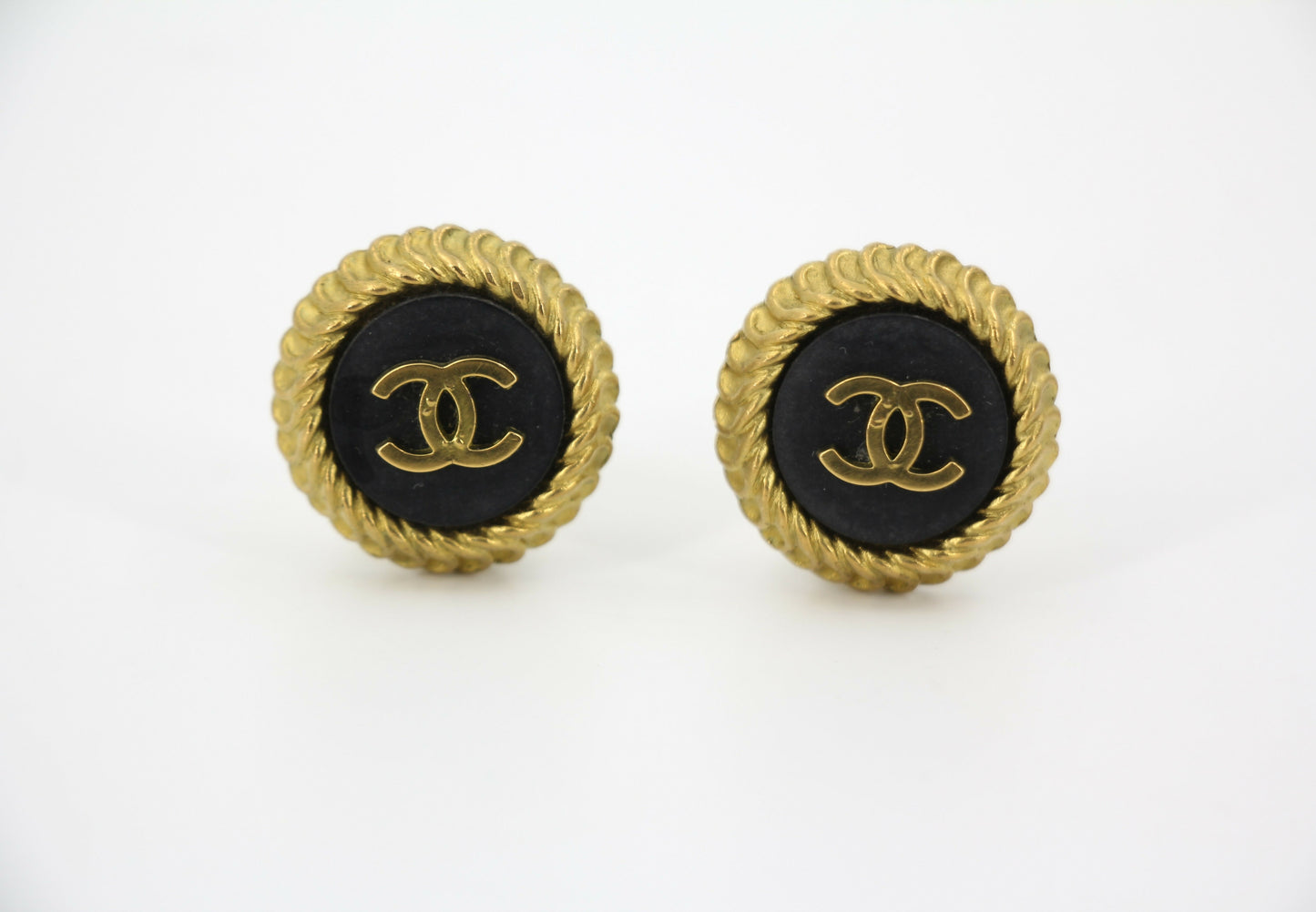Chanel Vintage 95P Resin Spring/Summer Black Gold CC Round Wave Pattern Earrings