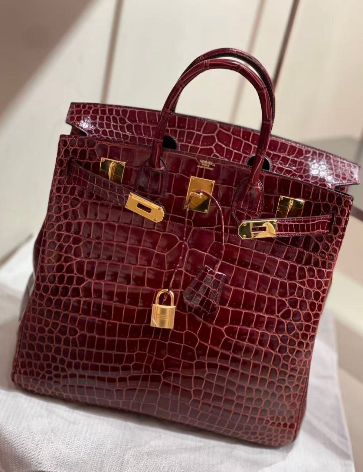 Hermes Birkin HAC 40 Bordeaux Burgundy Shiny crocodile leather gold hardware