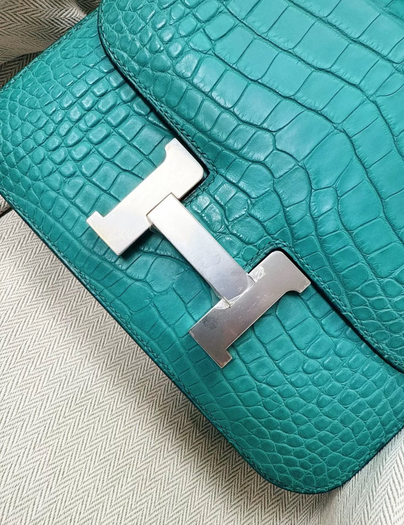 Hermès Constance 19 Bleu Paon Matte Alligator Leather Palladium Hardware