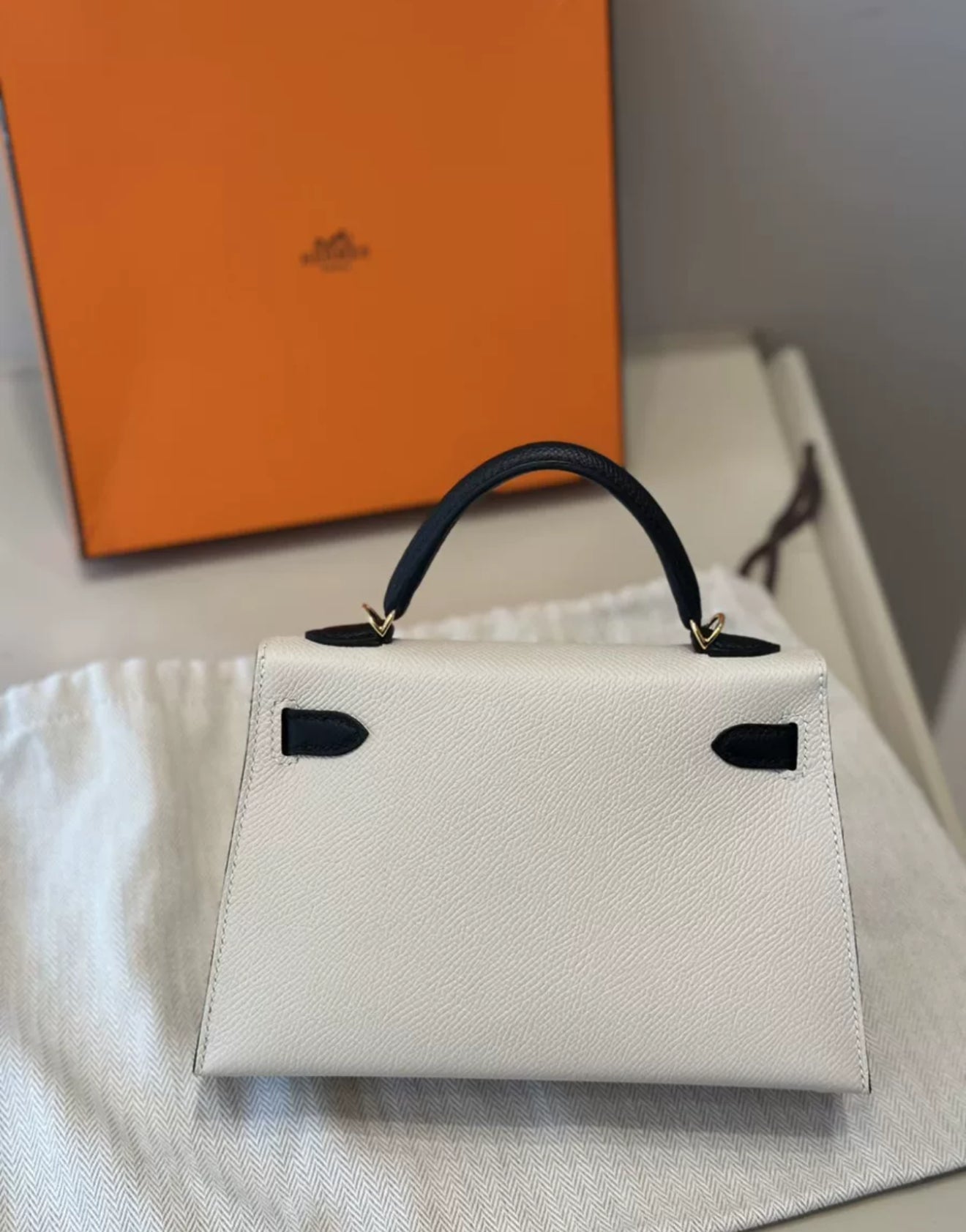 Hermès Kelly 20 Sellier Mini Nata/Black Chèvre Leather Permabrass Hardware