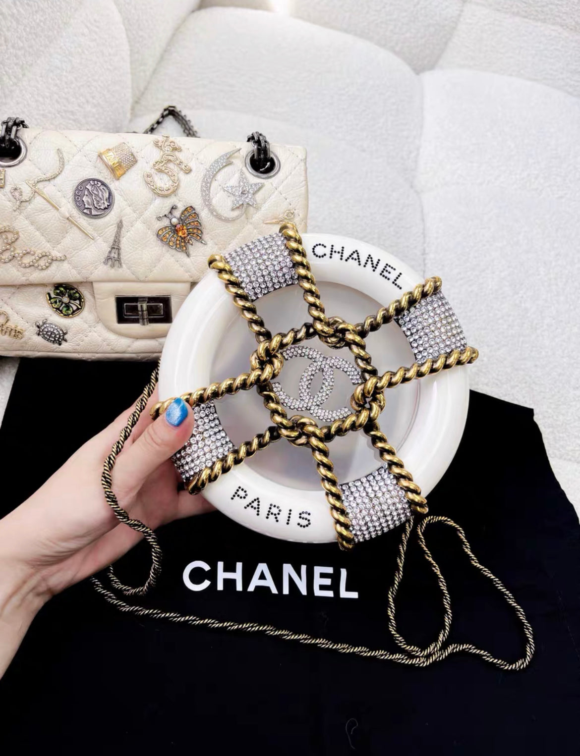 CHANEL MINAUDIÈRE LIMITED EDITION WHITE, GOLD  CLEAR RESCUE WHEEL GOLD-TONE HARDWARE