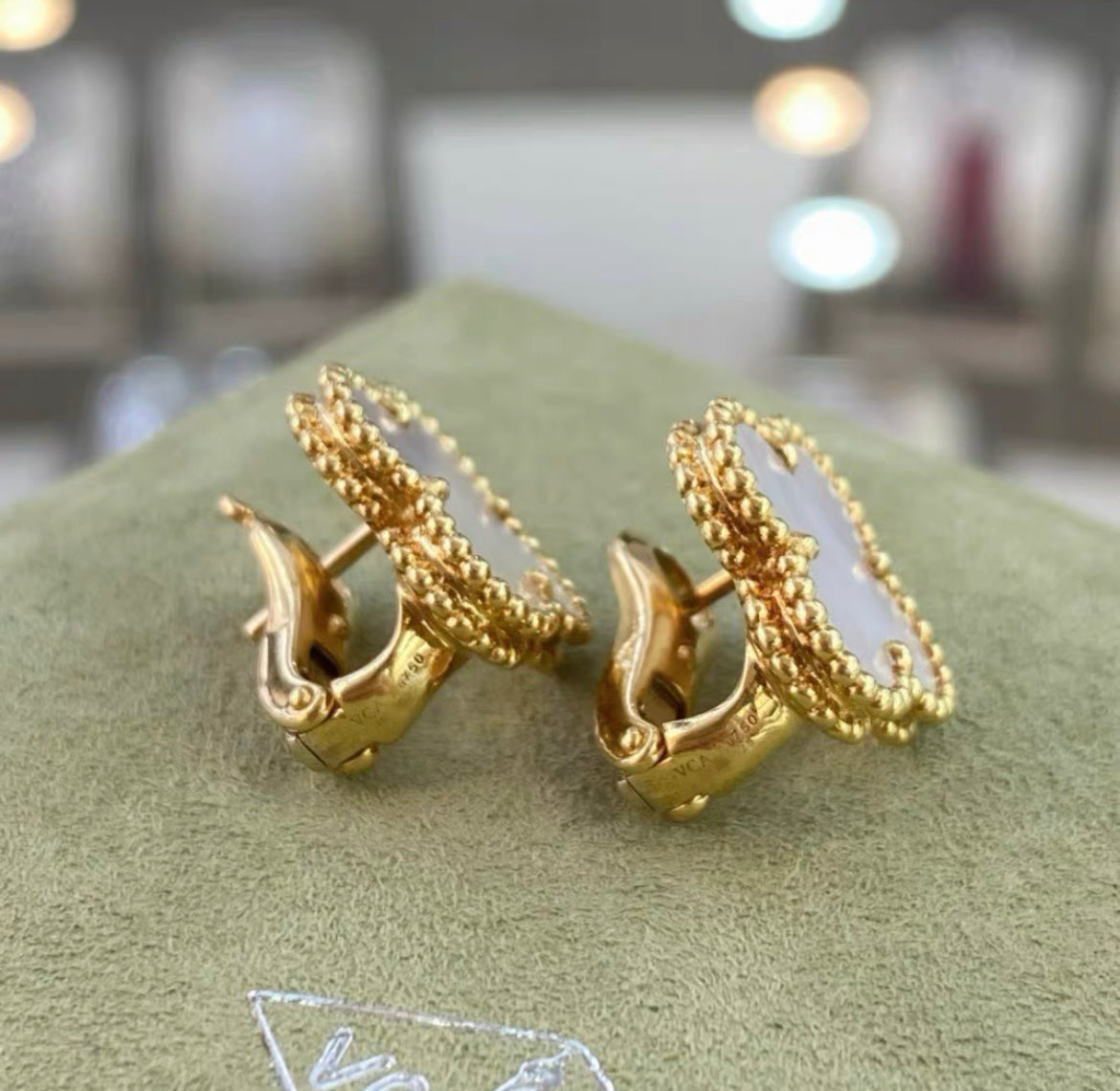 VCA Van Cleef  Arpels white mother-of-pearl 18K gold Vintage Alhambra earrings large size
