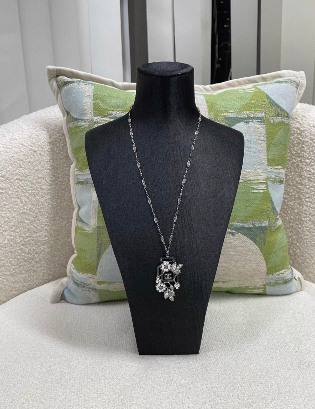 Chanel No. 5 perfum bottle silver  black long necklace