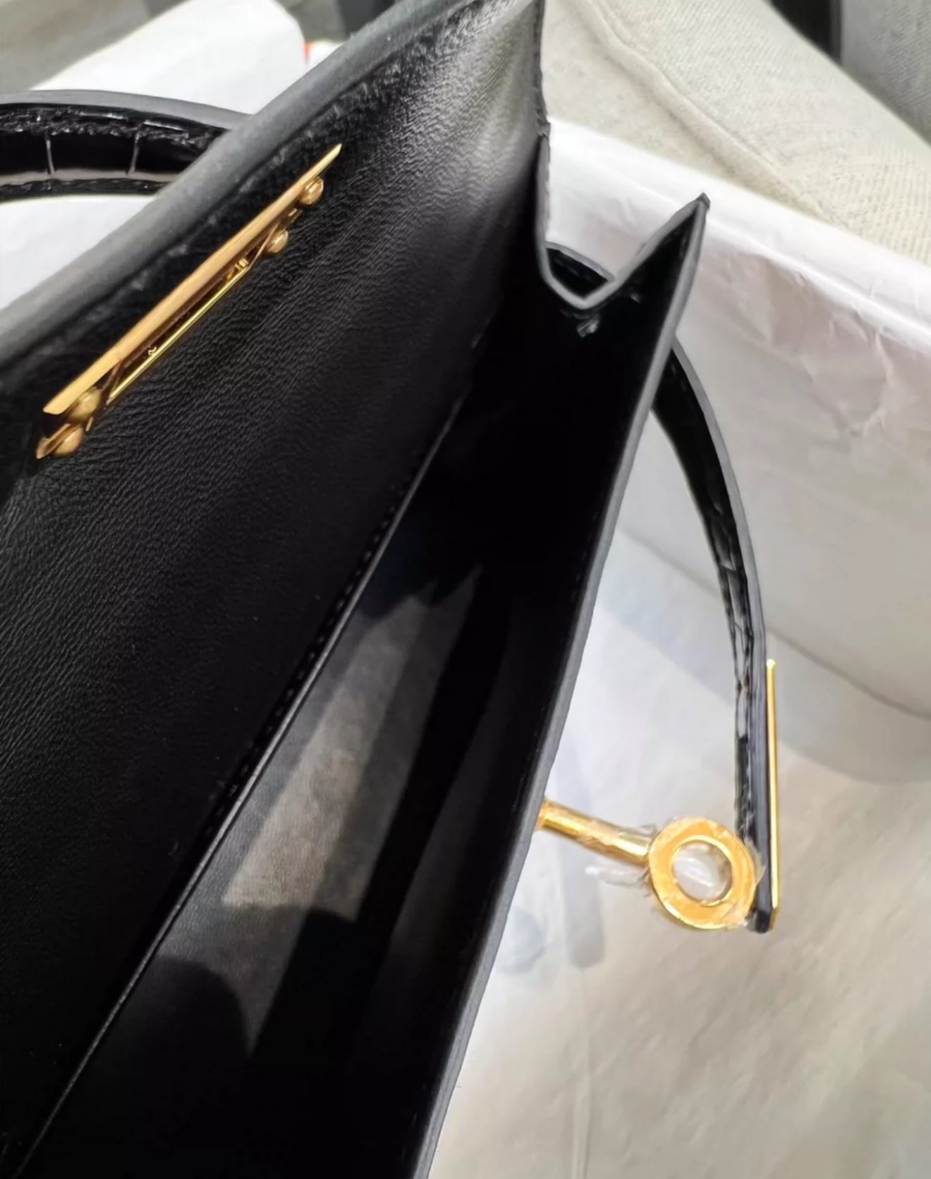 Hermès Mini Kelly Black Shiny Alligator Gold Hardware