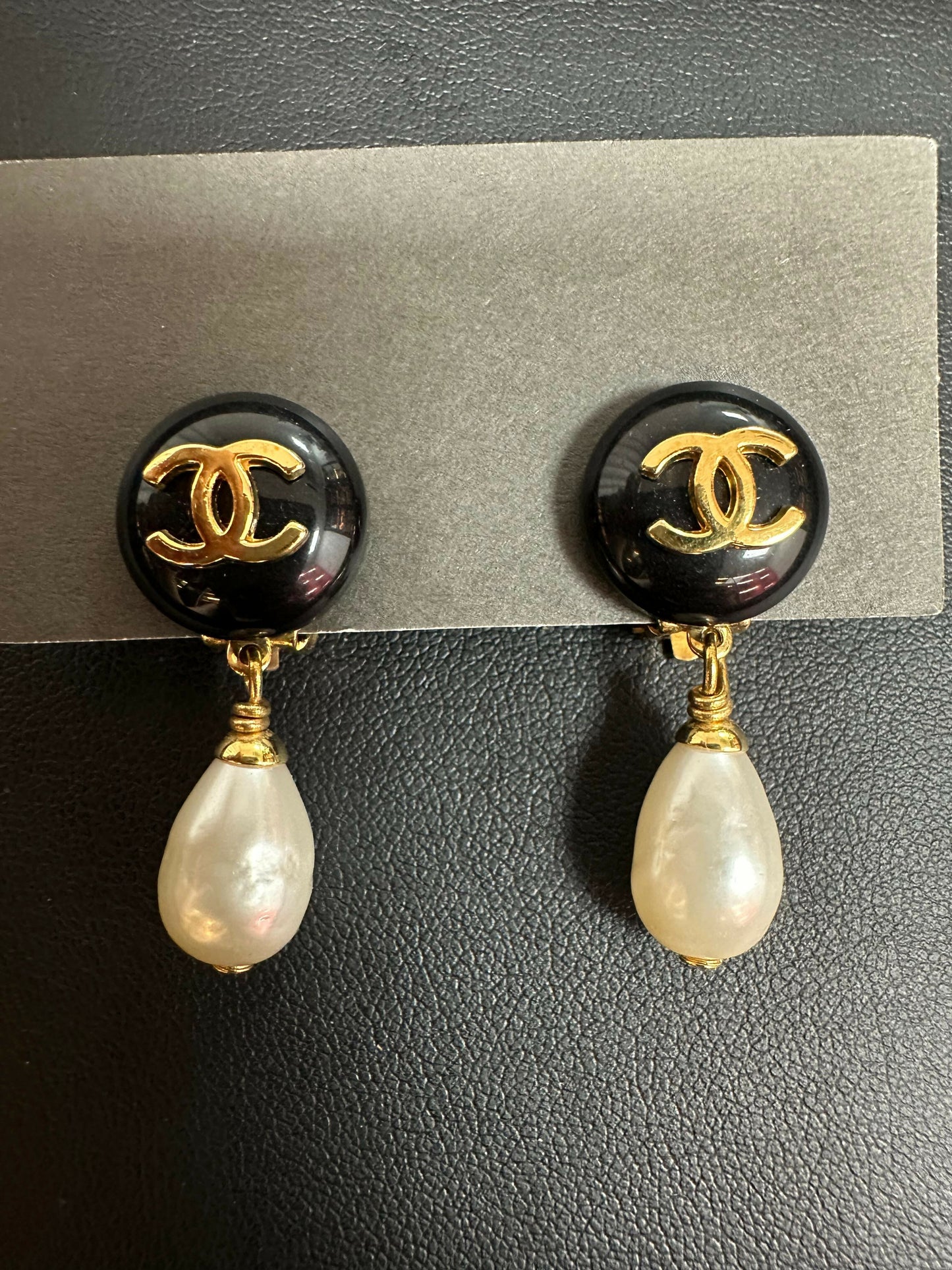 Chanel Vintage 96C Imitation Pearl Resin Blush Black Bean Clip-on Earrings