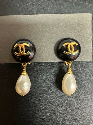 Chanel Vintage 96C Imitation Pearl  Resin Blush Black Bean Clip-on Earrings