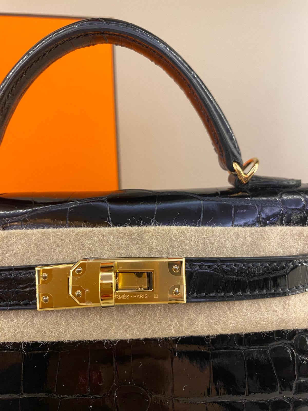 Hermès Mini Kelly Black Shiny Alligator Gold Hardware