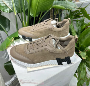 Hermes Mens Etoupe Suede Brume Bouncing 42 Sneaker