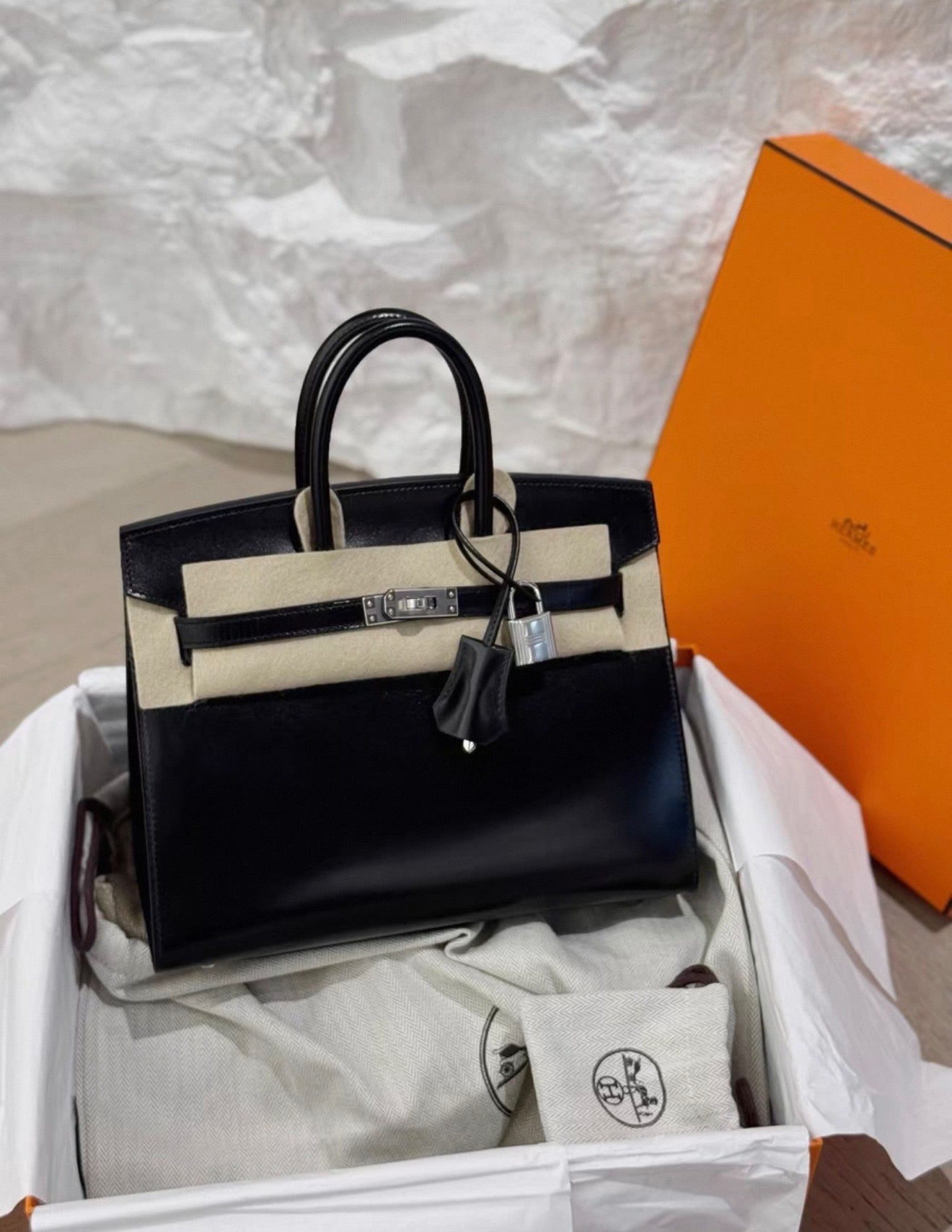 Hermès Birkin 25 Black Box Leather Palladium Hardware