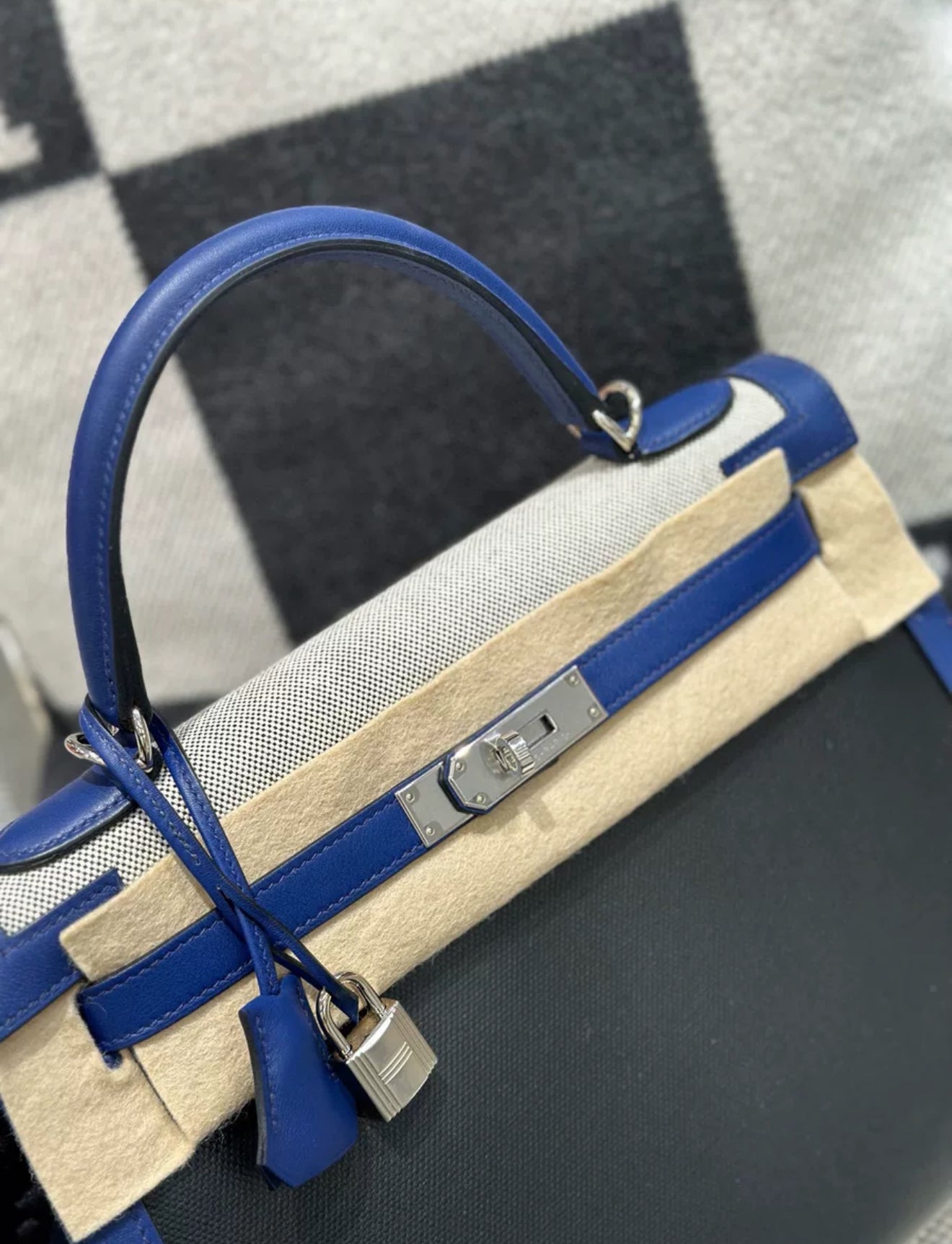 Hermès Kelly Limited Edition 32 Noir (Black)/Bleu Saphir Sellier Epsom Palladium Hardware