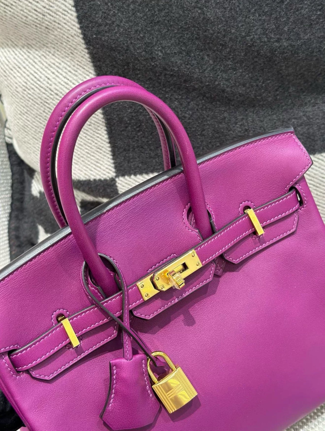 Hermes Birkin 25 Anemone Purple Swift Leather Gold Hardware Handbag