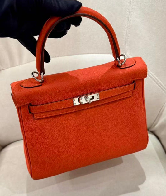 Hermes Kelly 25 Feu Togo palladium hardware