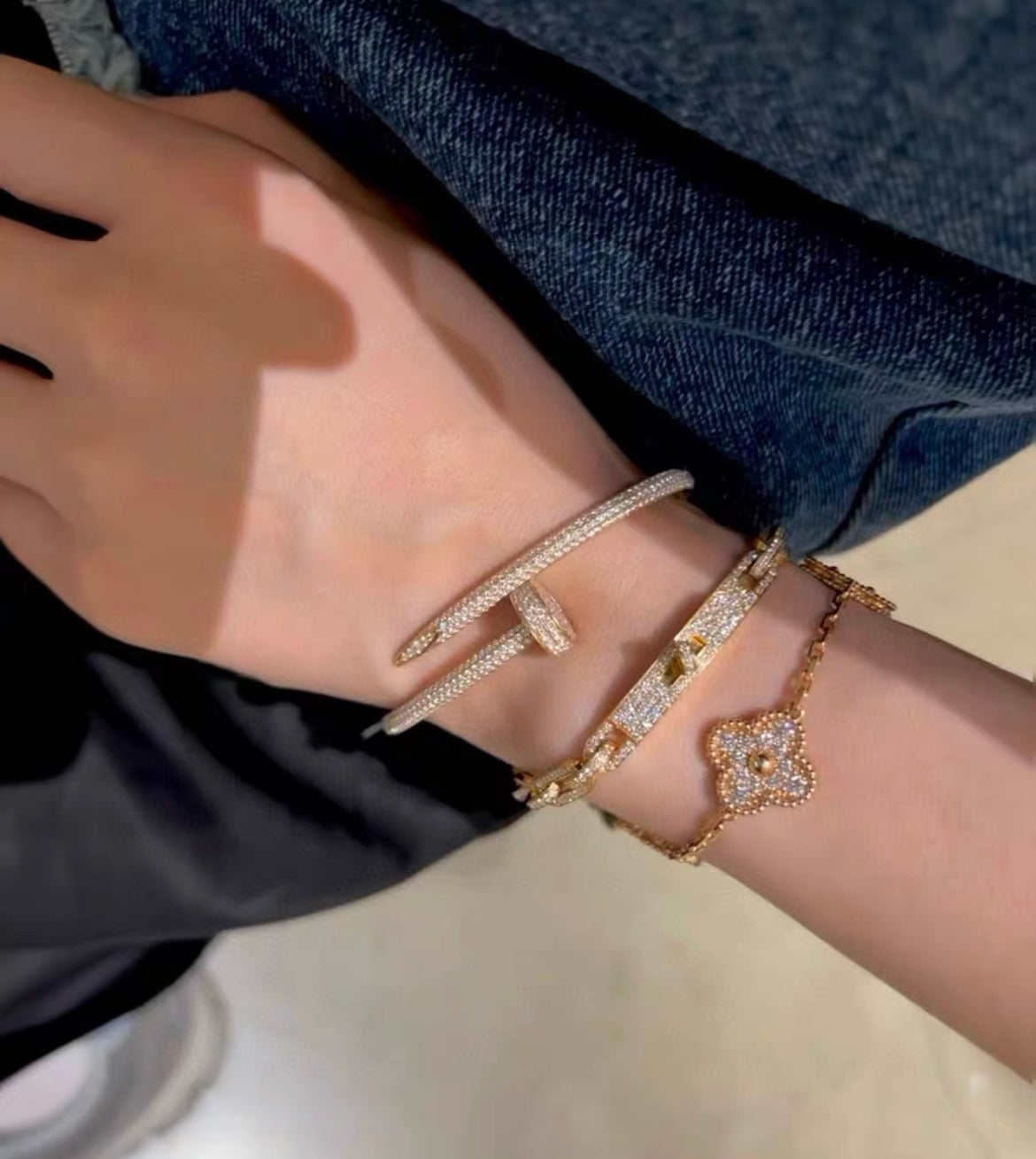 Van Cleef  Arpels Vintage Alhambra 5 diamond motif bracelet in 18k yellow gold