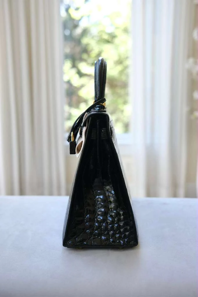 Hermes Kelly 28 Black Shiny Crocodile Leather Gold Hardware