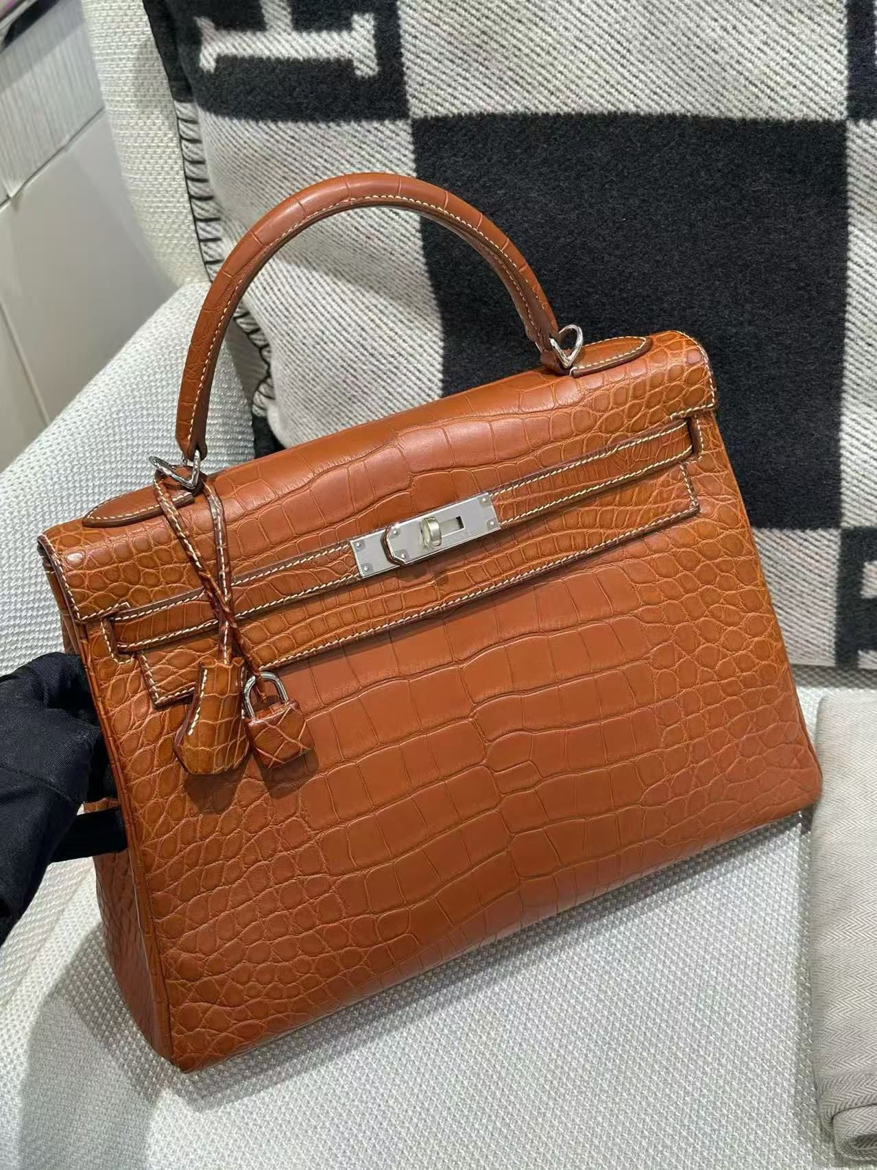 Hermes Kelly 32 Fauve Barenia alligator leather palladium hardware