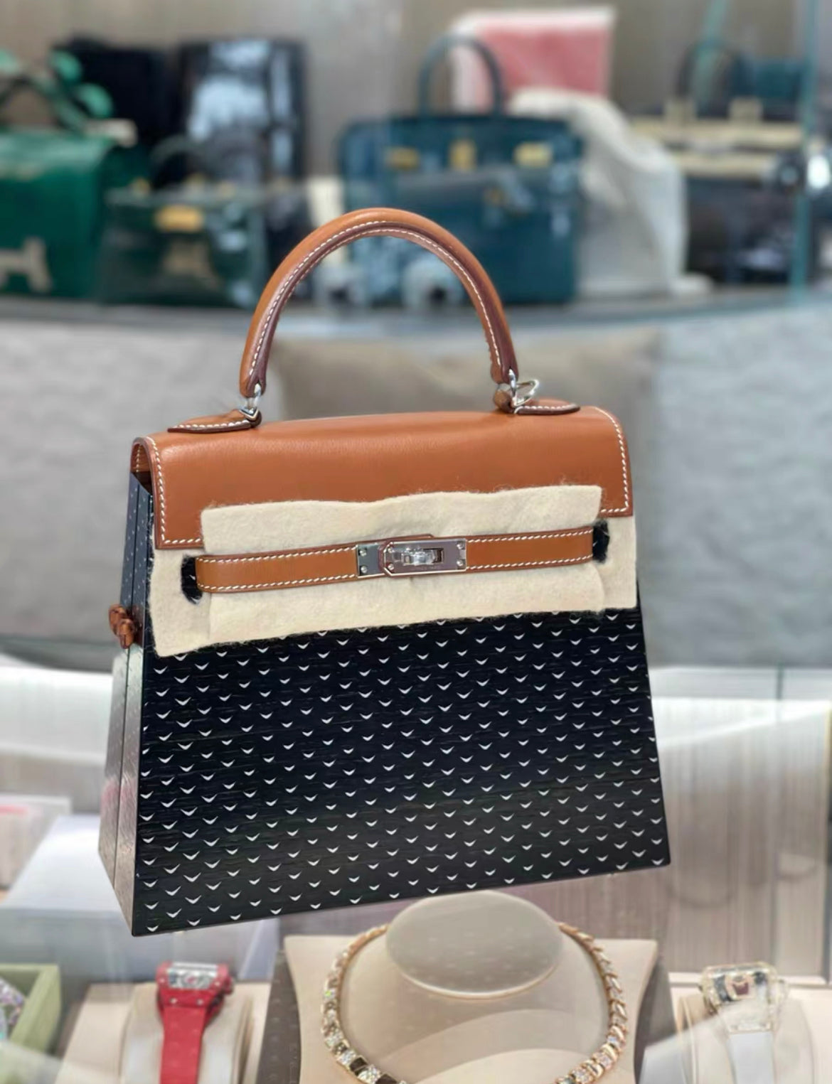 Hermès Kellywood 22 Bog Oak, Aluminum  Barenia with Palladium Hardware