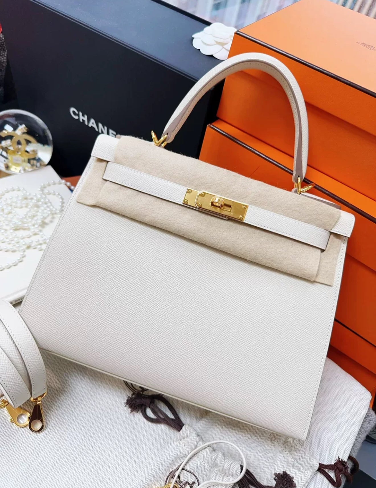Hermes Kelly 28 Ecru Epsom Leather Gold Hardware
