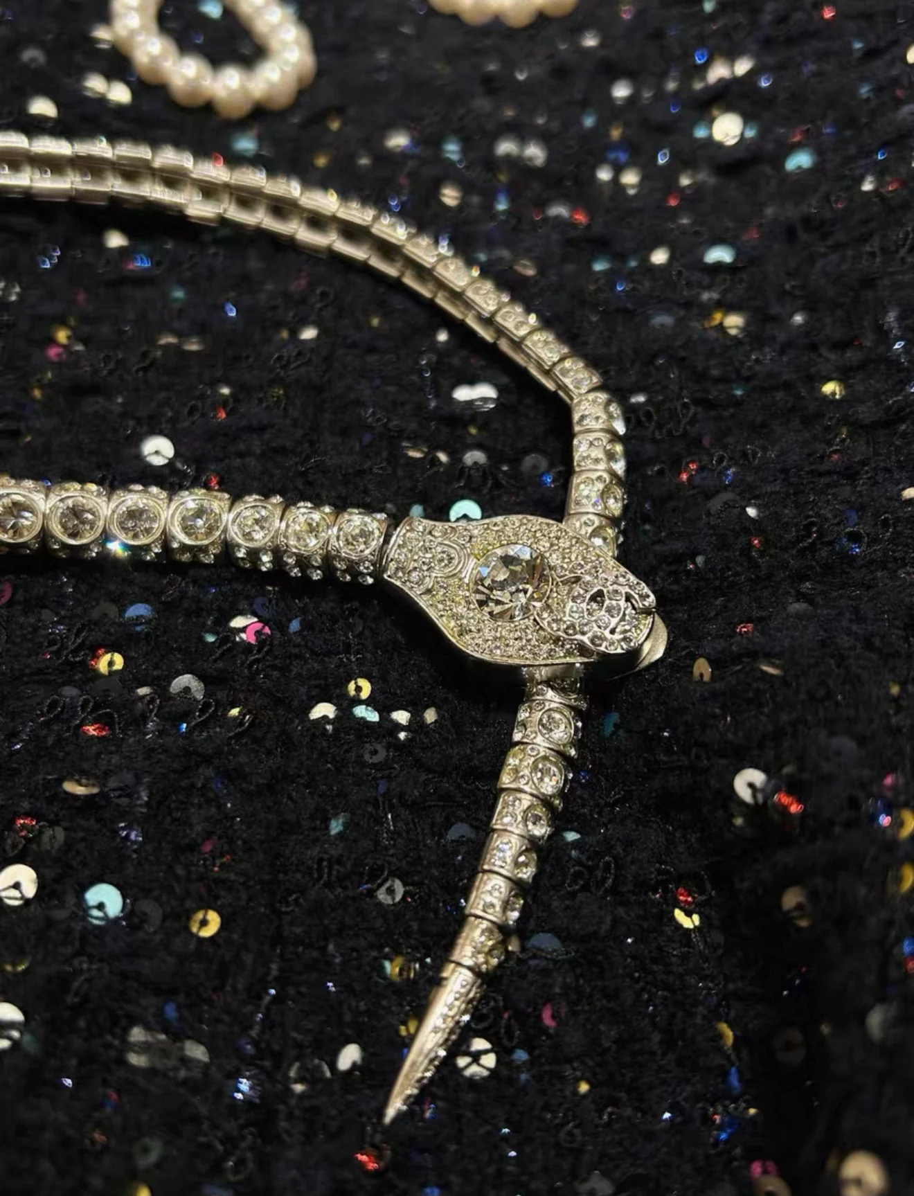 2008 Chanel full-diamond snakehead necklace choker