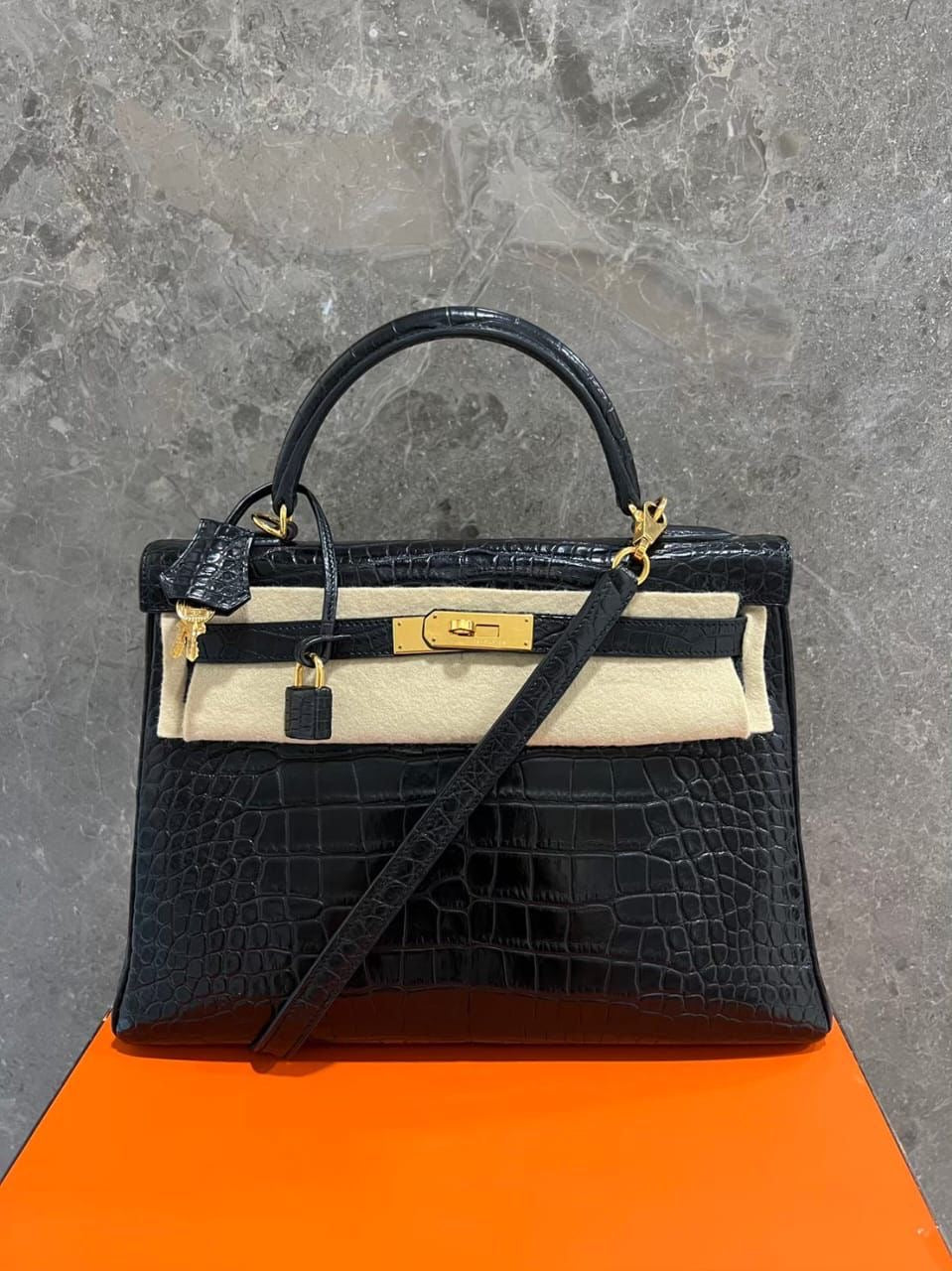 Hermes Kelly 32 Black Alligator Matte Gold hardware