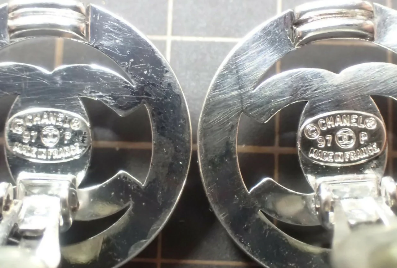 Chanel Vintage 97P Silver Circle Latch Clip-on Earrings