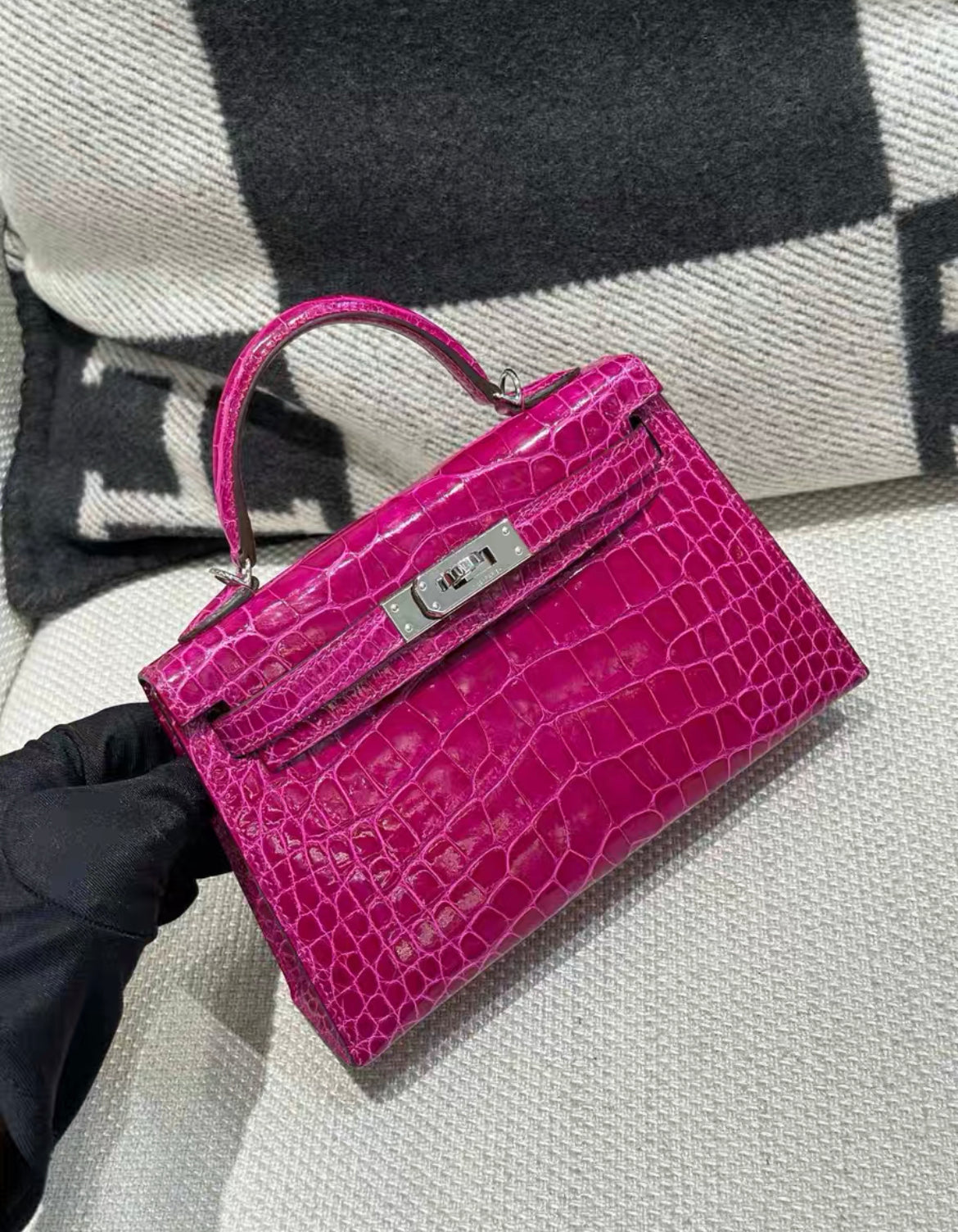 Hermes Mini Kelly 20 Rose Scheherazade Alligator Palladium Hardware