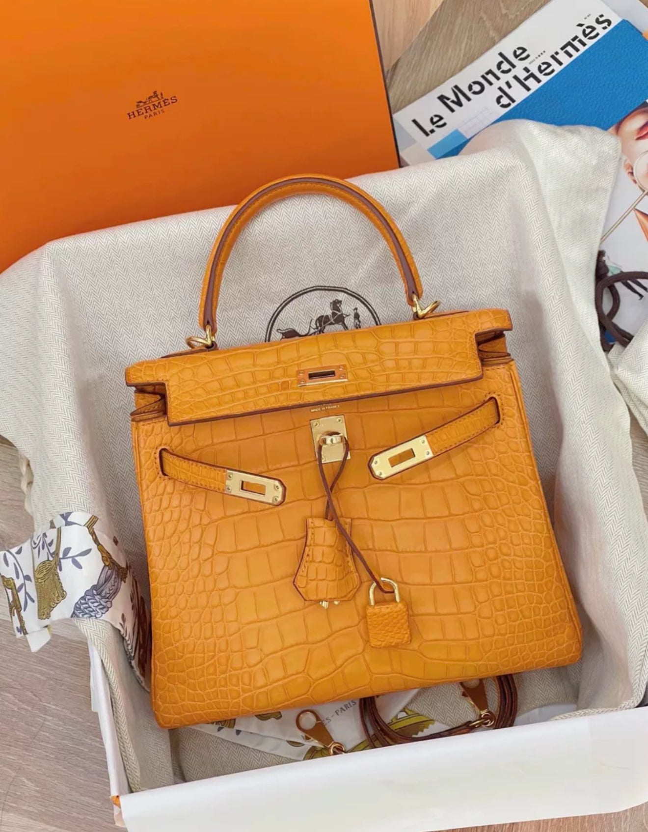 Hermès Kelly 25 Orange Matte alligator Gold Hardware