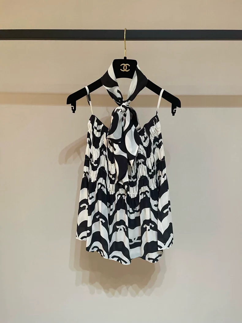 Chanel 21P double C pattern black and white skirt with bow and ribbon