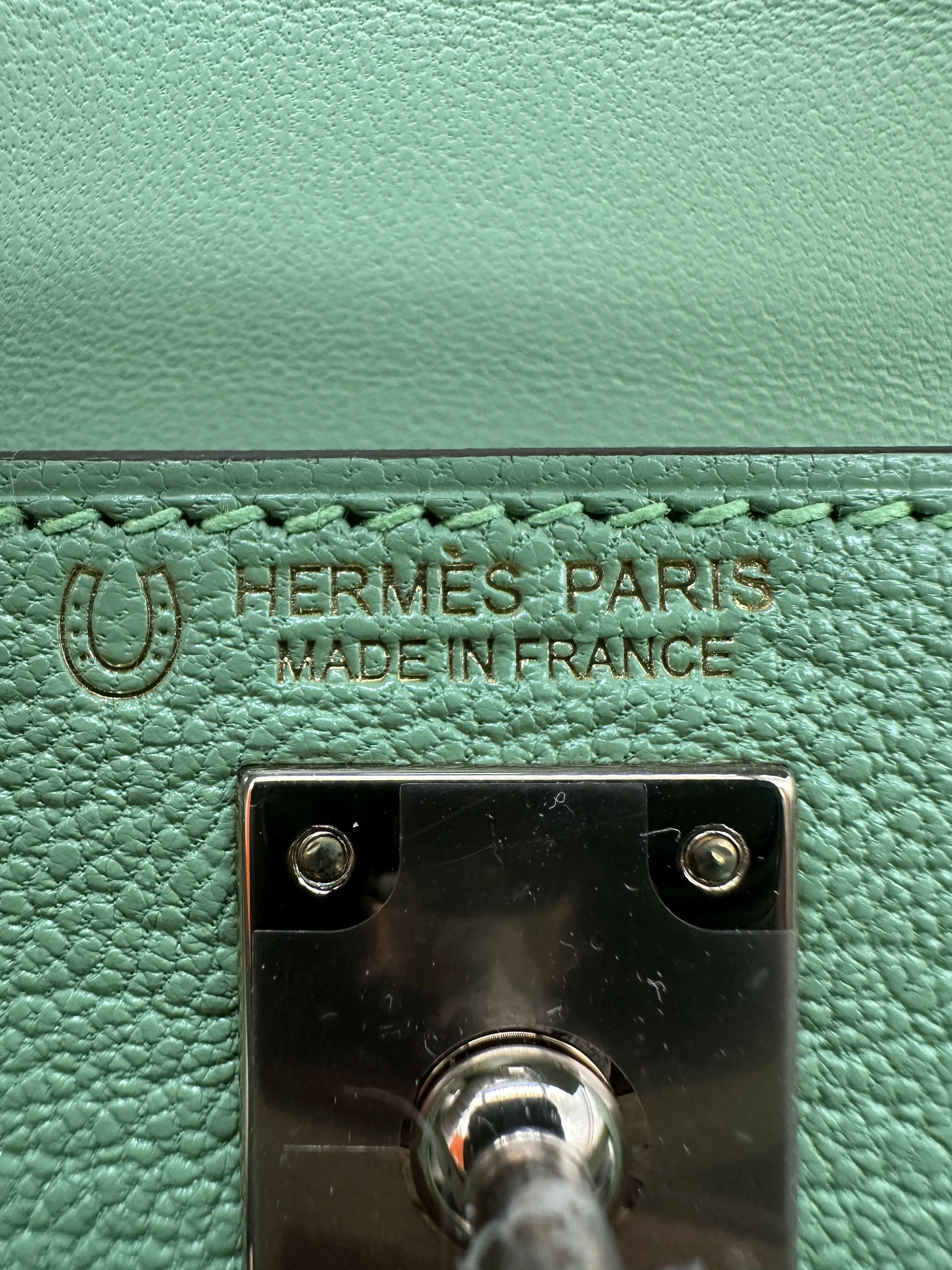 Hermès Kelly 20 HSS Vert Criquet / Nata Chèvre PHW B 2024