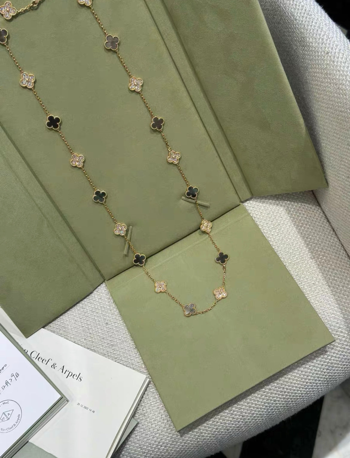 Van Cleef  Arpels Vintage Alhambra long necklace, 20 motifs 18K rose gold, Diamond, Gray Mother-of-pearl