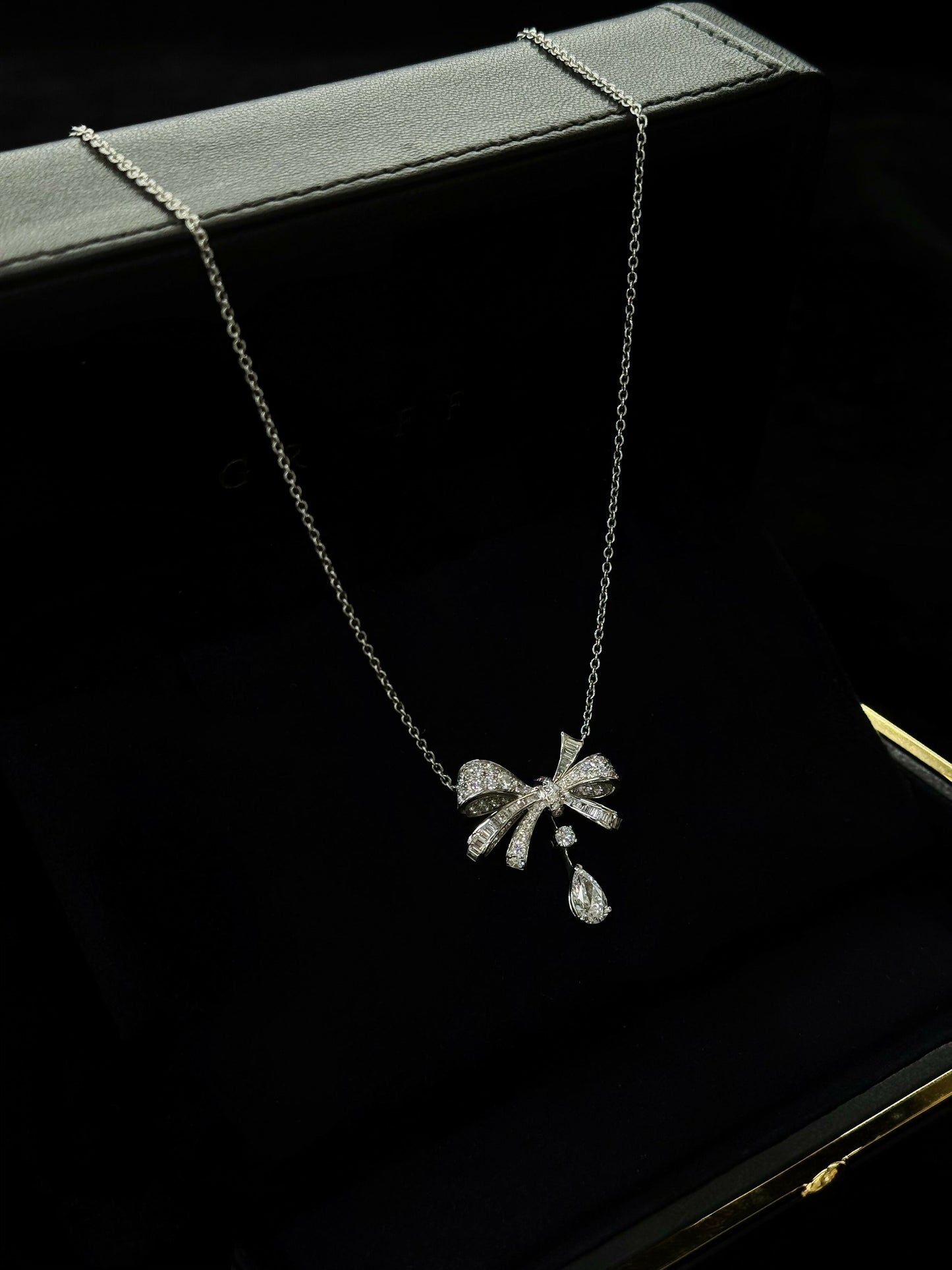 Graff Tildas Bow Diamond Pendant Necklace